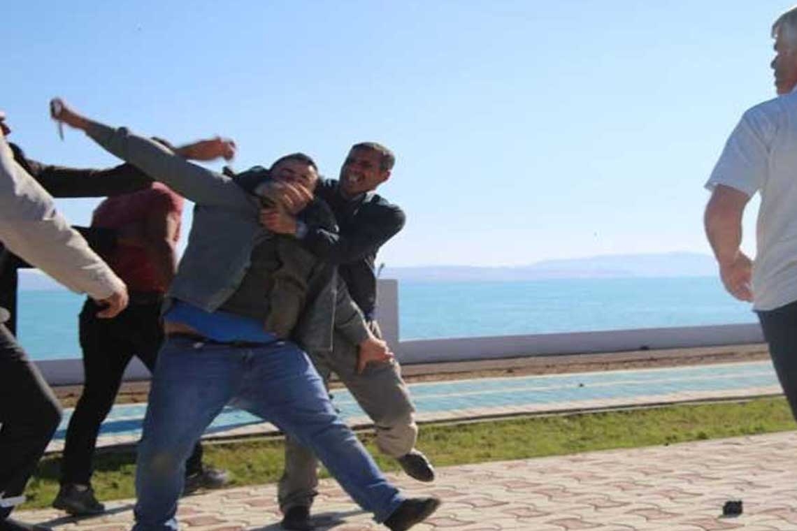 Erciş’te darp edilen gazeteciler İdris Yılmaz ve Erhan Akbaş’ın şikayetine takipsizlik 