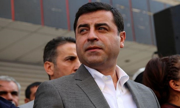 Demirtaş'a yaptığı konuşmalardan ötürü 2 yıl 6 ay hapis cezası