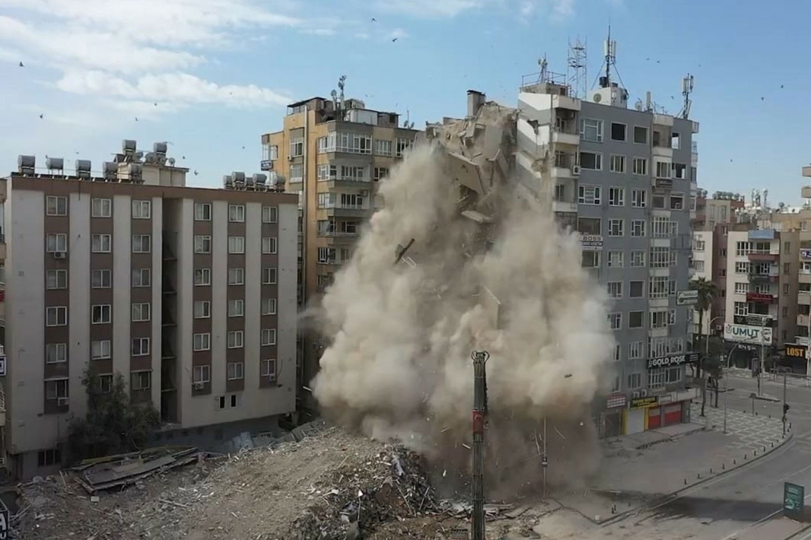 Deprem sonrası Urfa: Gazeteciler fabrika işçisi oldu