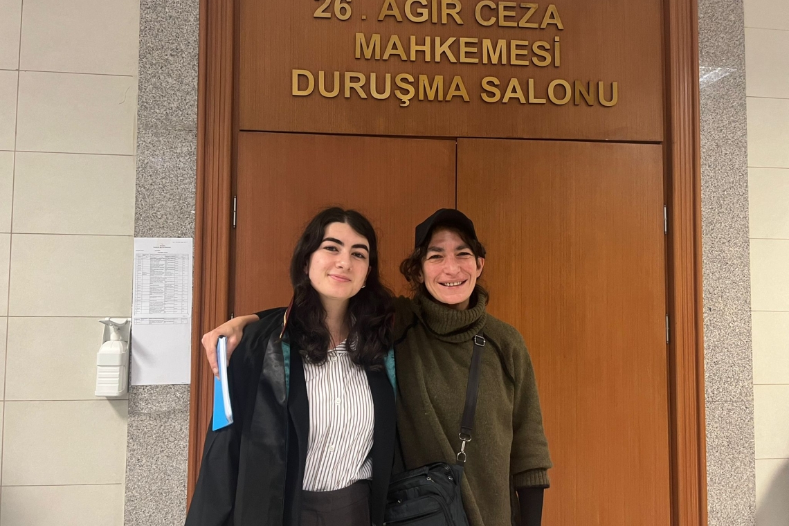Gazeteci Zeynep Kuray'a açılan 'propaganda' davası başladı