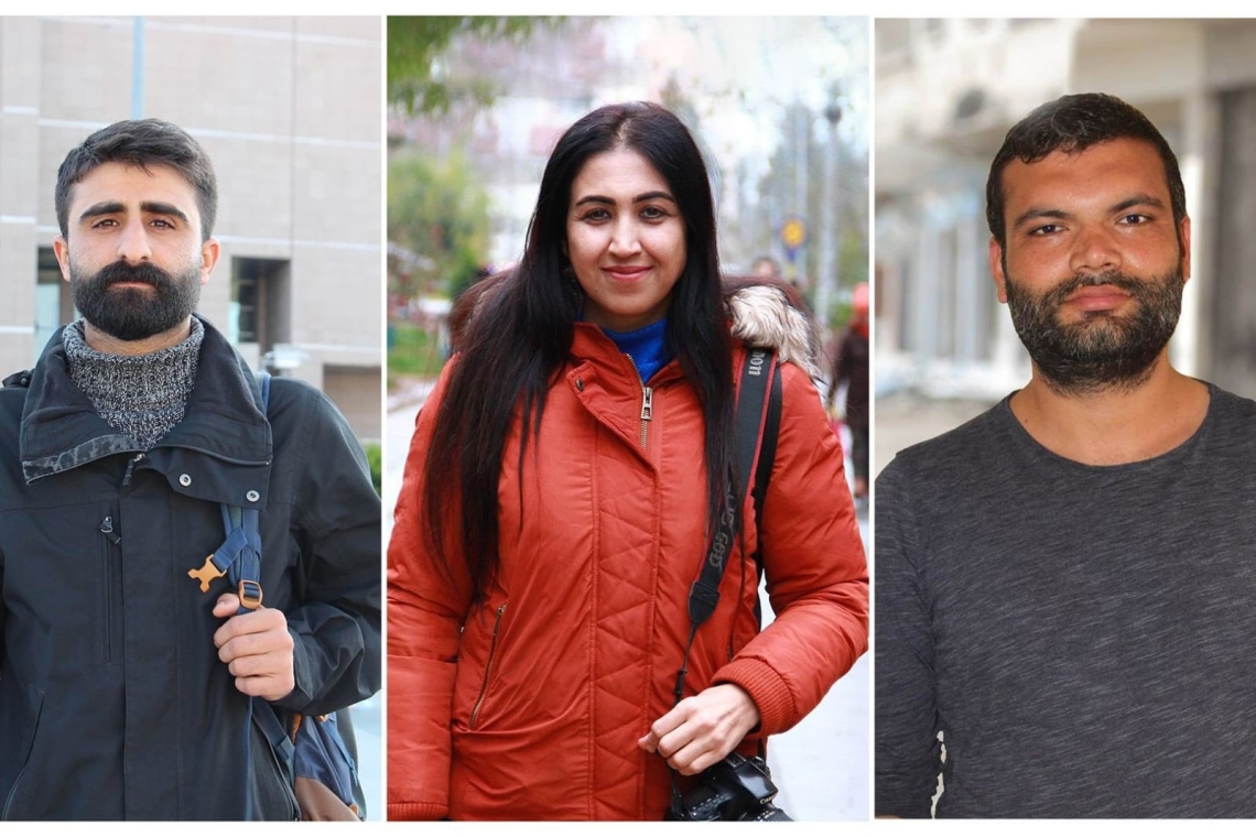 Üç gazetecinin yargılandığı dava &quot;açık soruşturmalar&quot; nedeniyle ertelendi 