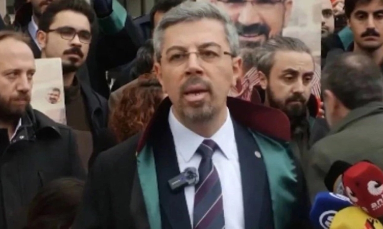 Dört aydır tutuklu olan avukat Fırat Epözdemir ilk duruşmada tahliye edildi