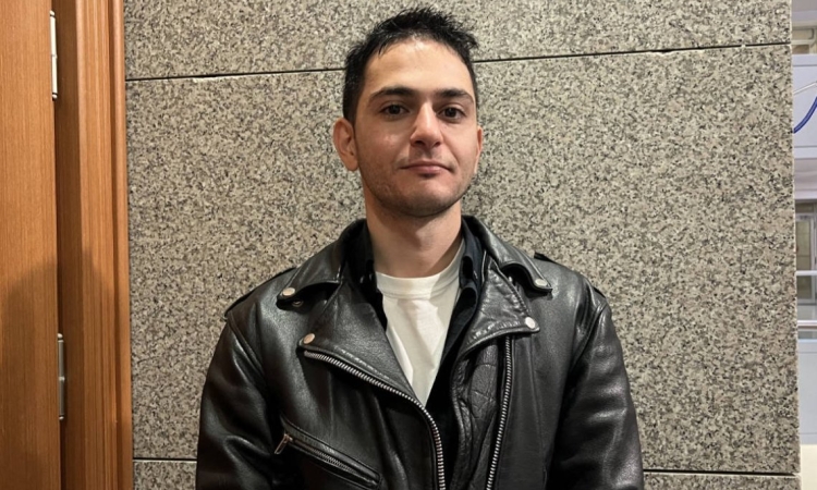 Gazeteci Karabay'a 