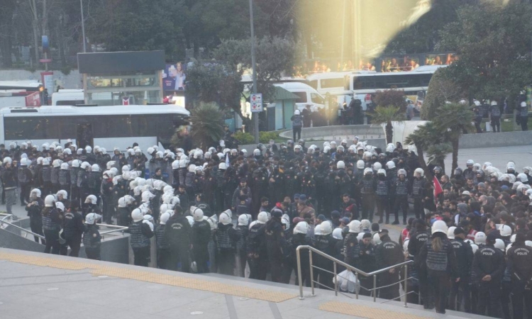 120 kişinin gözaltına alındığı protestonun tanığı polis: Valiliğin yasak kararını görmeden tutanak tuttuk