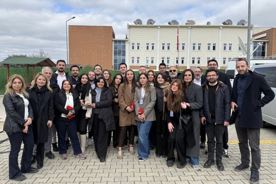 Cezaevi yerleşkesinde aleniyet tartışması: İBB davasında gazetecilerin “kör noktaya” alınmasına tepki